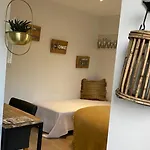 Le Temps Des Hotes Bed and breakfast 3*