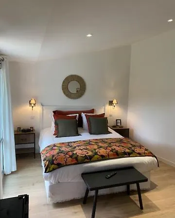 Le Temps Des Hotes 3* 韦尔图