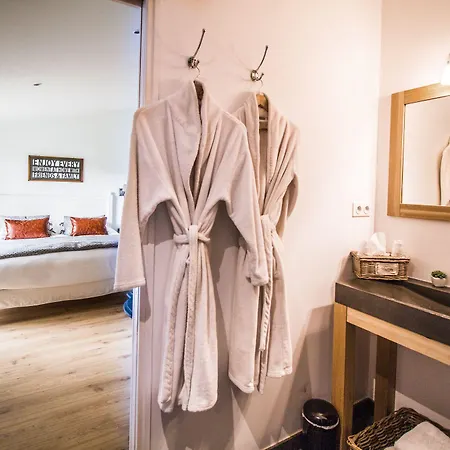 Le Temps Des Hotes 3* Верту