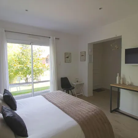 Le Temps Des Hotes 3*