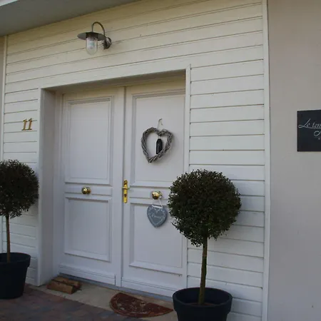 Le Temps Des Hotes 3*