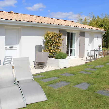 Le Temps Des Hotes 3* Верту