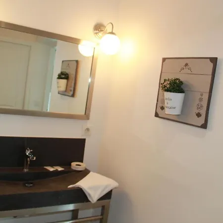 Bed & Breakfast Le Temps Des Hotes 3*