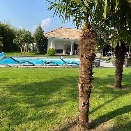 Le Temps Des Hotes Bed & Breakfast