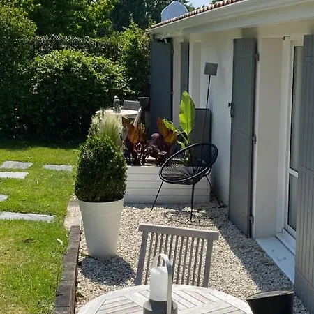 Le Temps Des Hotes Bed & Breakfast Vertou