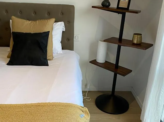 Bed & Breakfast Le Temps Des Hotes 3*