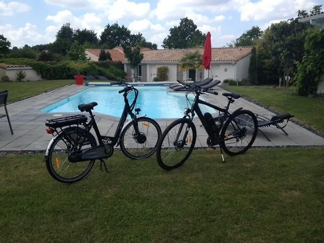 Le Temps Des Hotes 3*