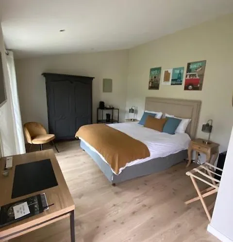 Le Temps Des Hotes Bed & Breakfast Vertou