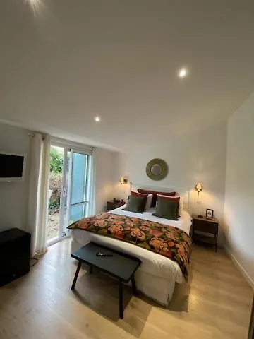 Le Temps Des Hotes 3*