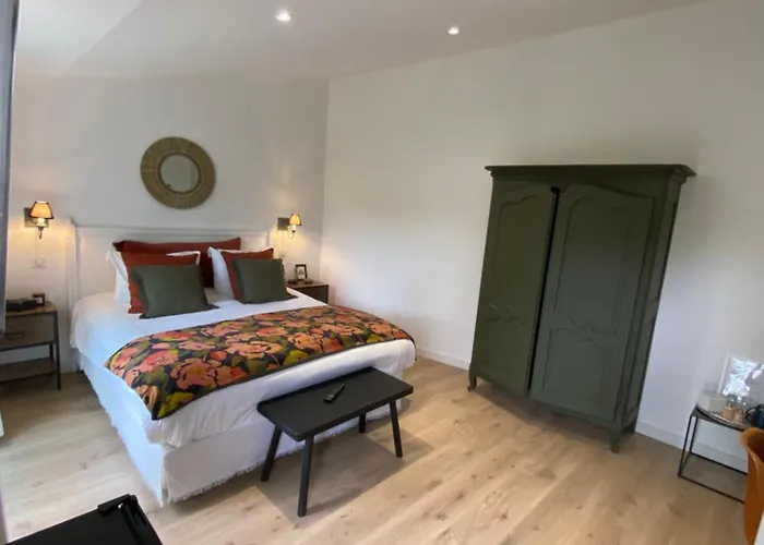 Bed & Breakfast Le Temps Des Hotes 3*