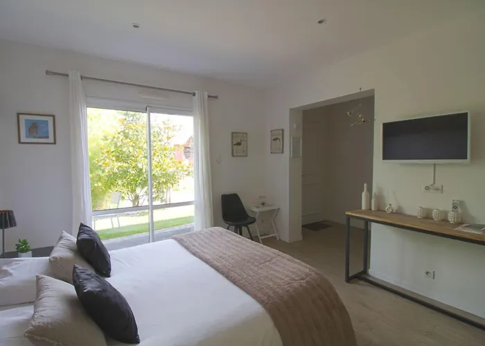 Le Temps Des Hotes 3*