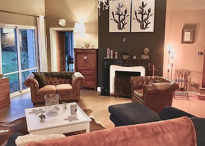 Le Temps Des Hotes Bed & Breakfast 3*