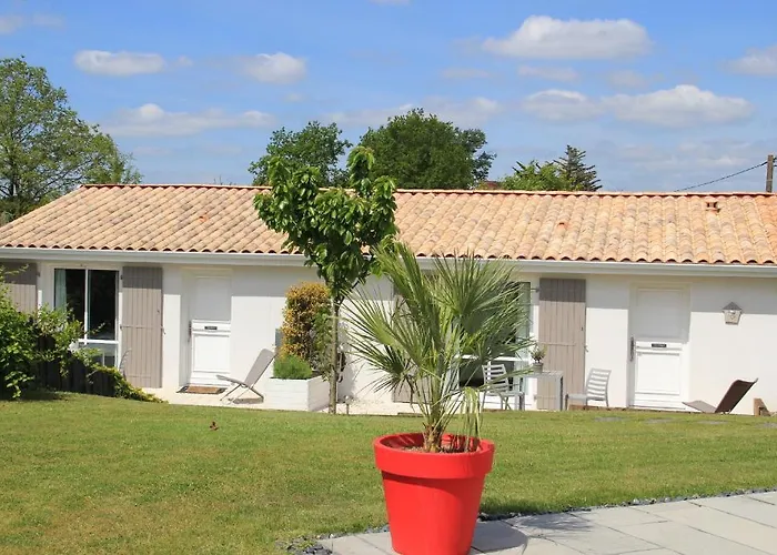 Bed & Breakfast Le Temps Des Hotes 3*