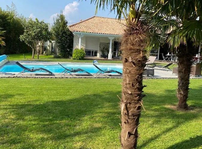 Le Temps Des Hotes Bed & Breakfast