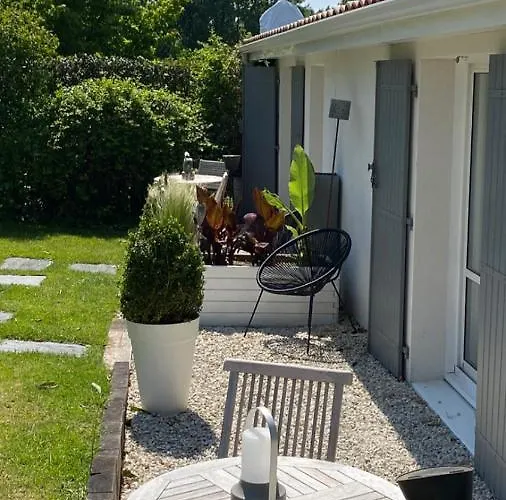 Le Temps Des Hotes Bed & Breakfast Vertou